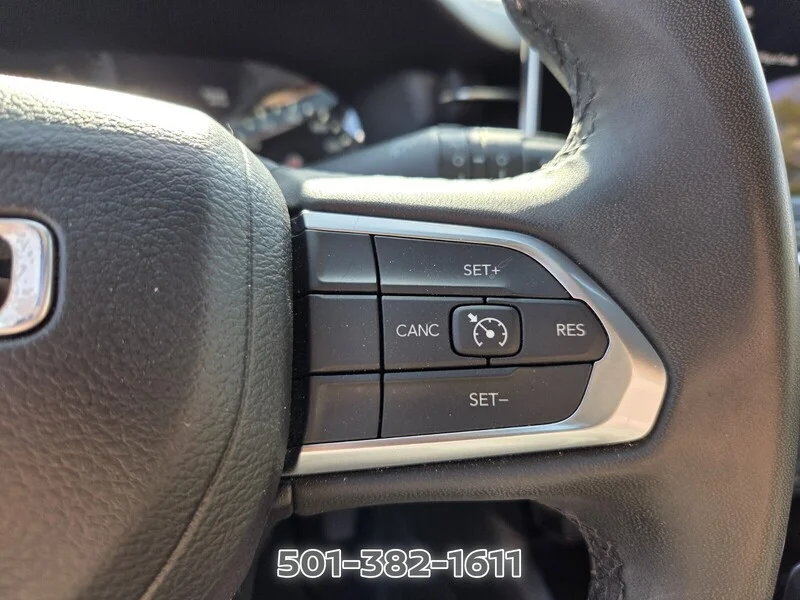 Used 2024 Baltic Gray Metallic Clearcoat JEEP LATITUDE 4X4 image 26