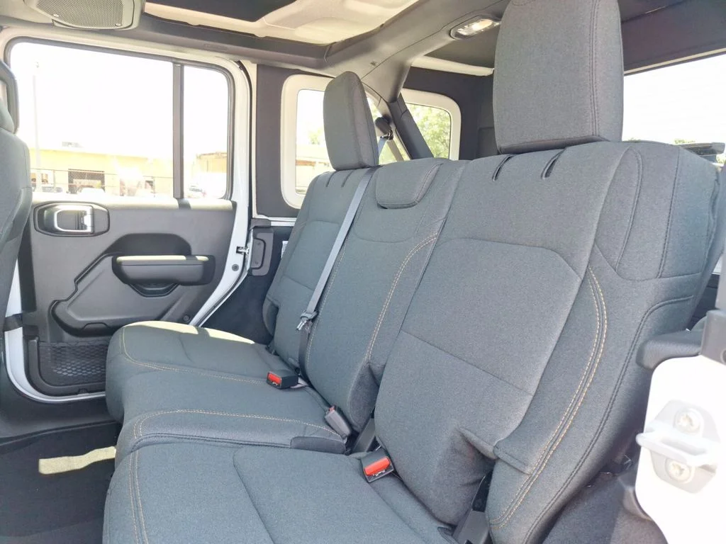 2025 Jeep Wrangler 4-Door Willys - Photo 15