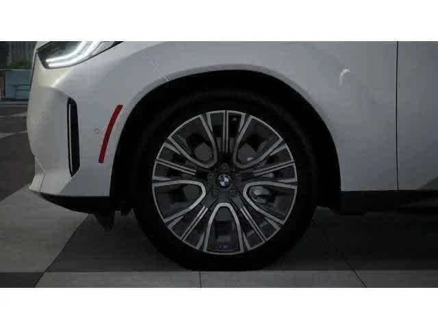 New 2026 Mineral White Metallic BMW 30 xDrive image 7