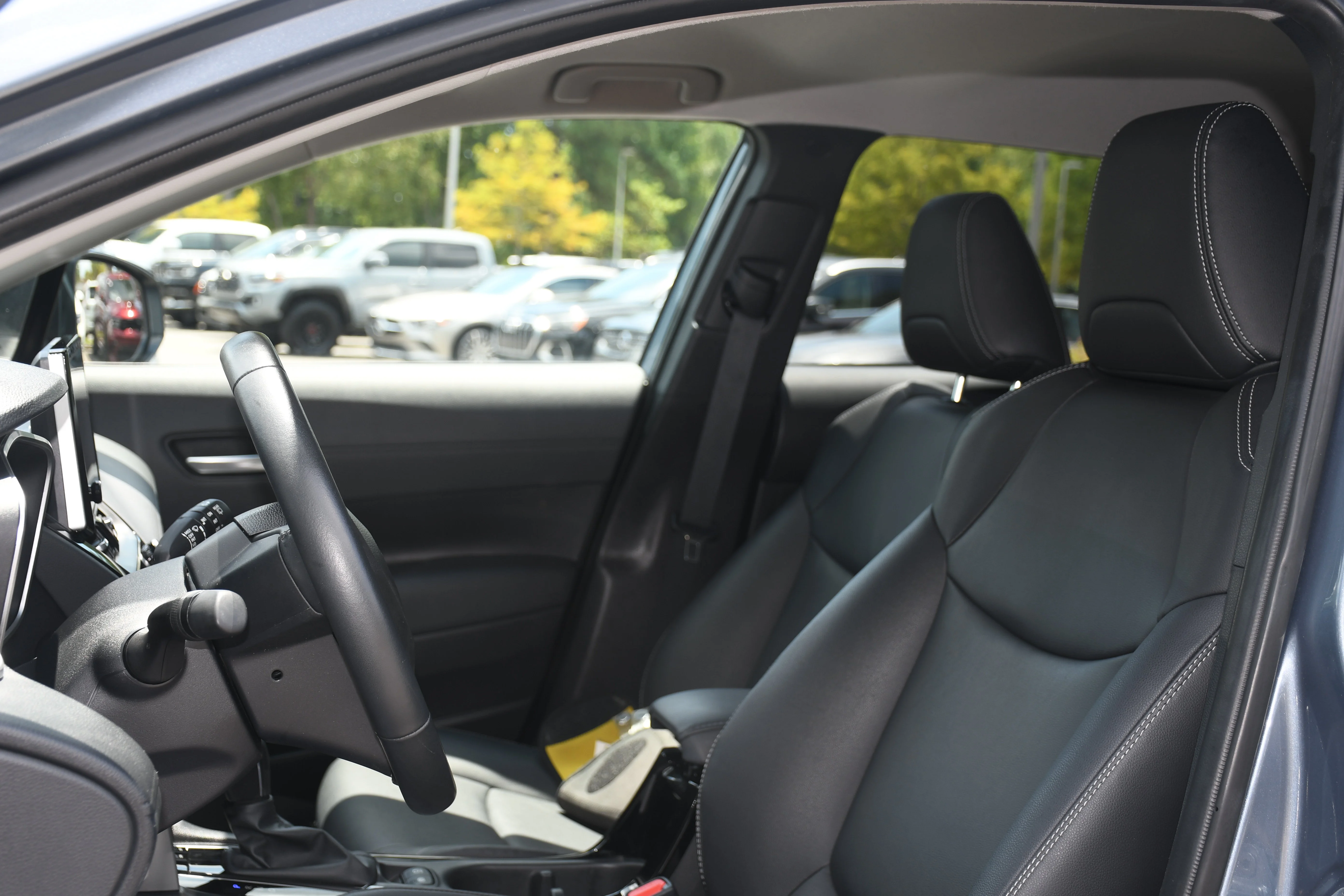 Certified Used 2025  Toyota XLE image 11