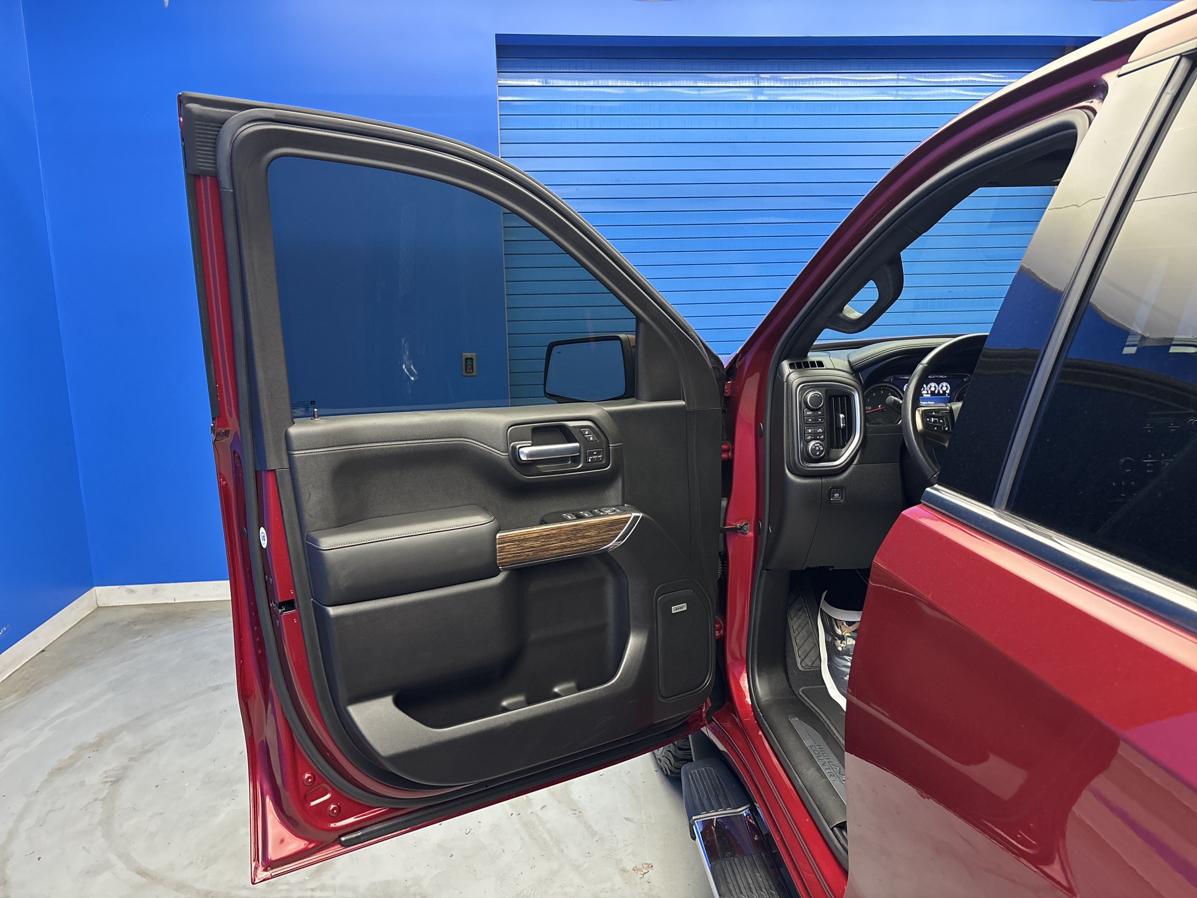 Used 2019 Cajun Red Tintcoat Chevrolet High Country image 9