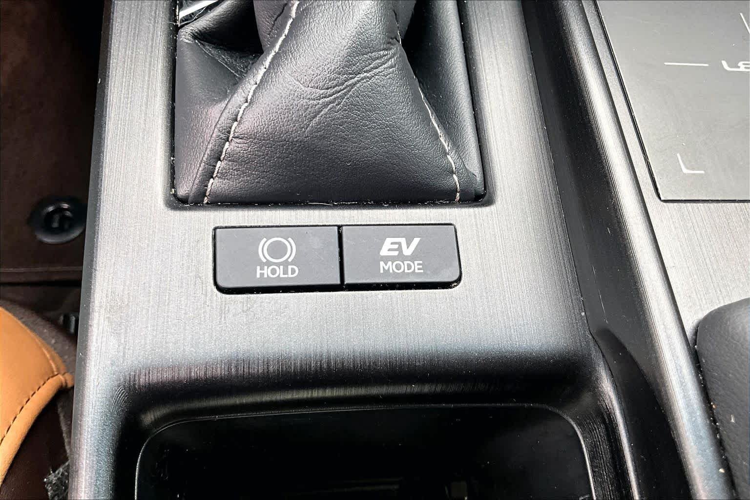 Used 2019 Eminent White Pearl Lexus  image 34