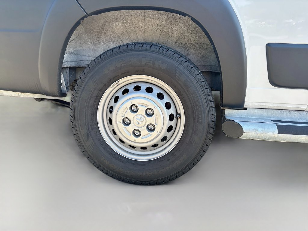 Used 2025 White Ram Base image 18