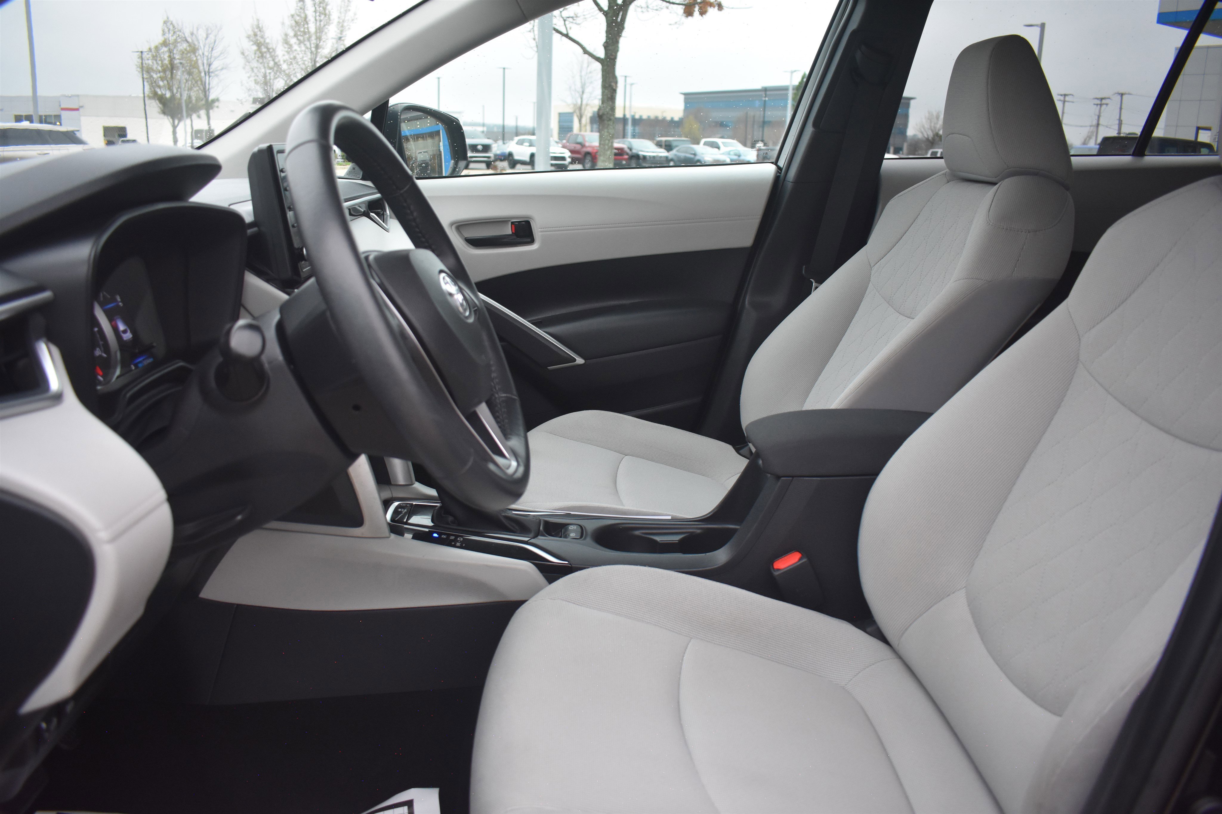 2022 Toyota Corolla Cross LE - Photo 14