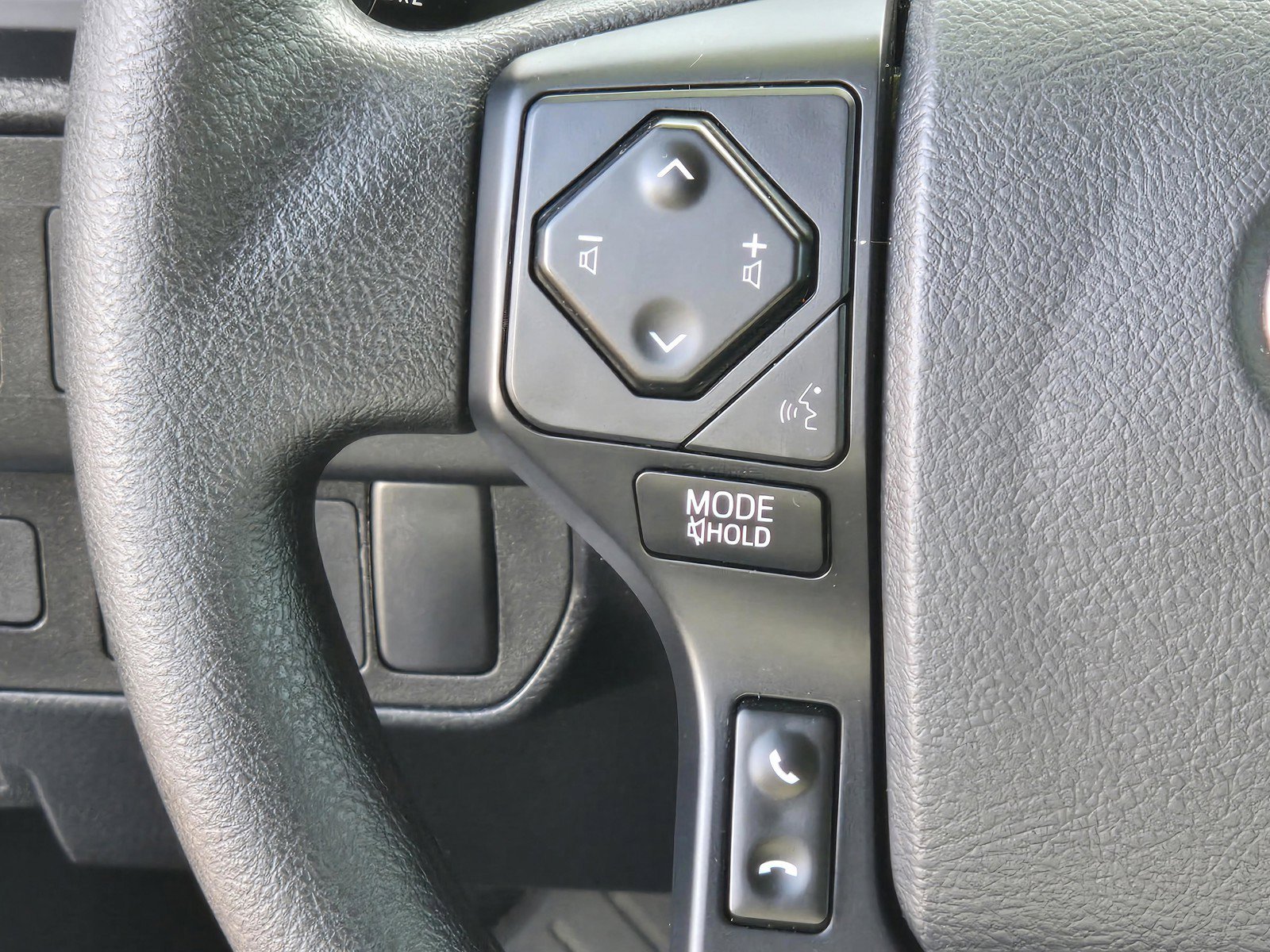 Certified Used 2020  Toyota  image 14