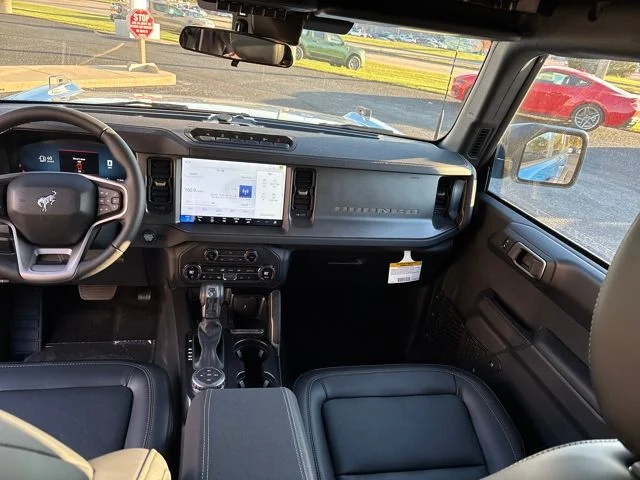 New 2025 Velocity Blue Metallic Ford Badlands® image 15