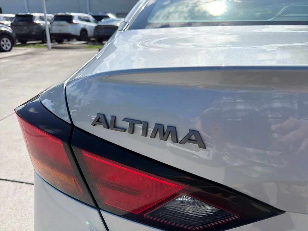 2024 Nissan Altima SV - Photo 9