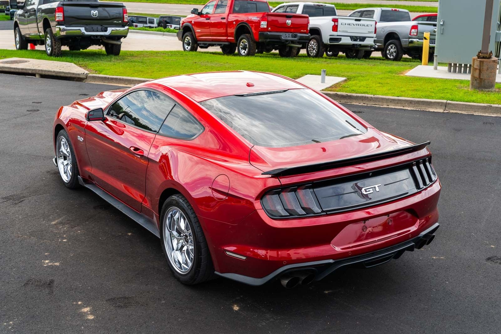 Used 2019 Red Ford GT Premium image 5