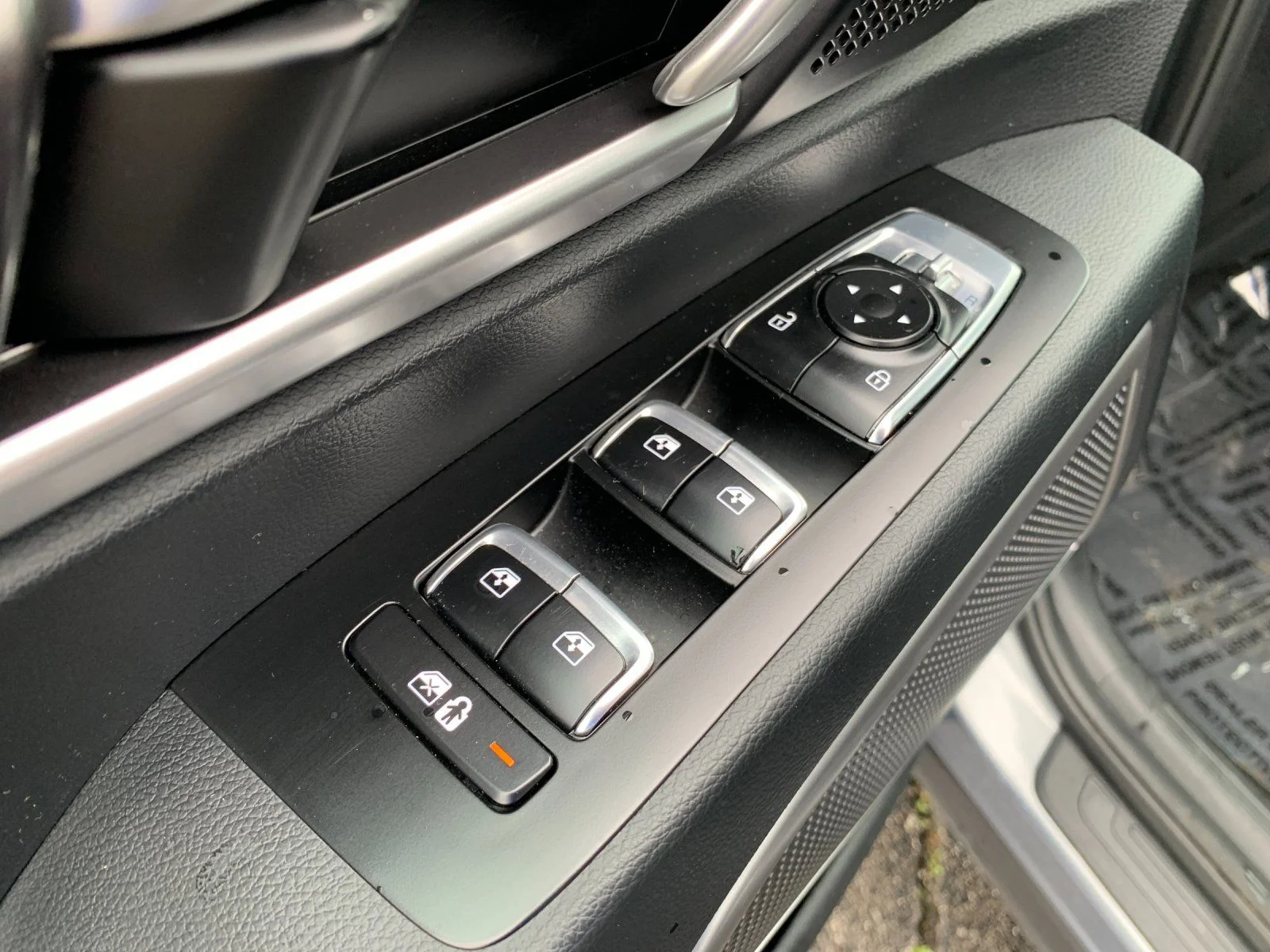 Used 2025 Silver Kia S image 13