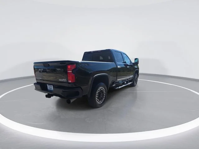Used 2024 Black Chevrolet High Country image 8