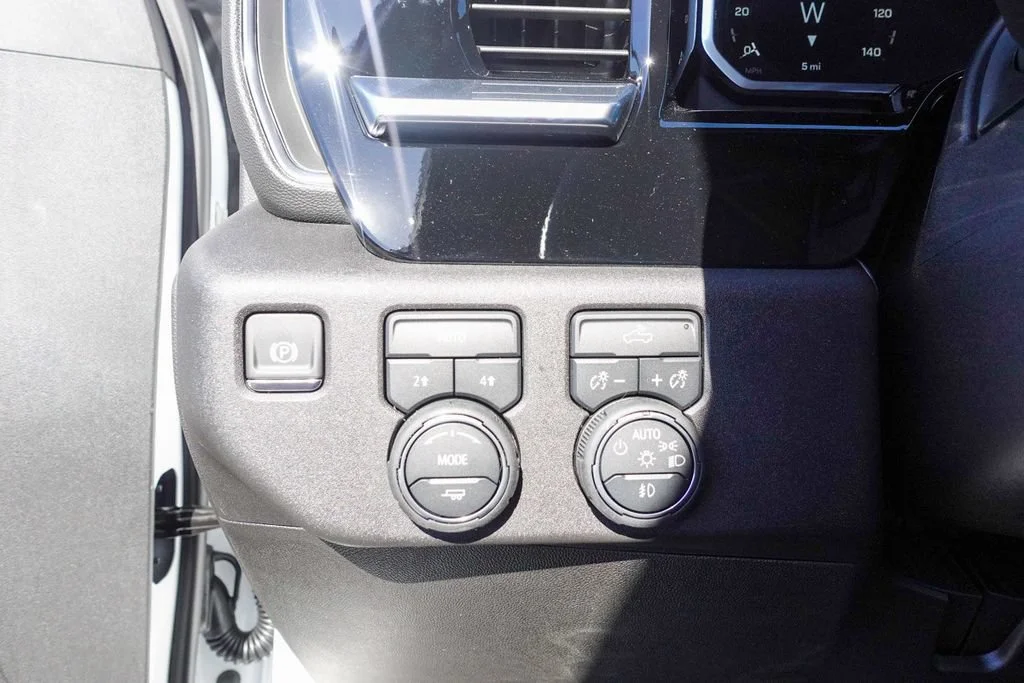 Used 2026 Summit White Chevrolet RST image 23