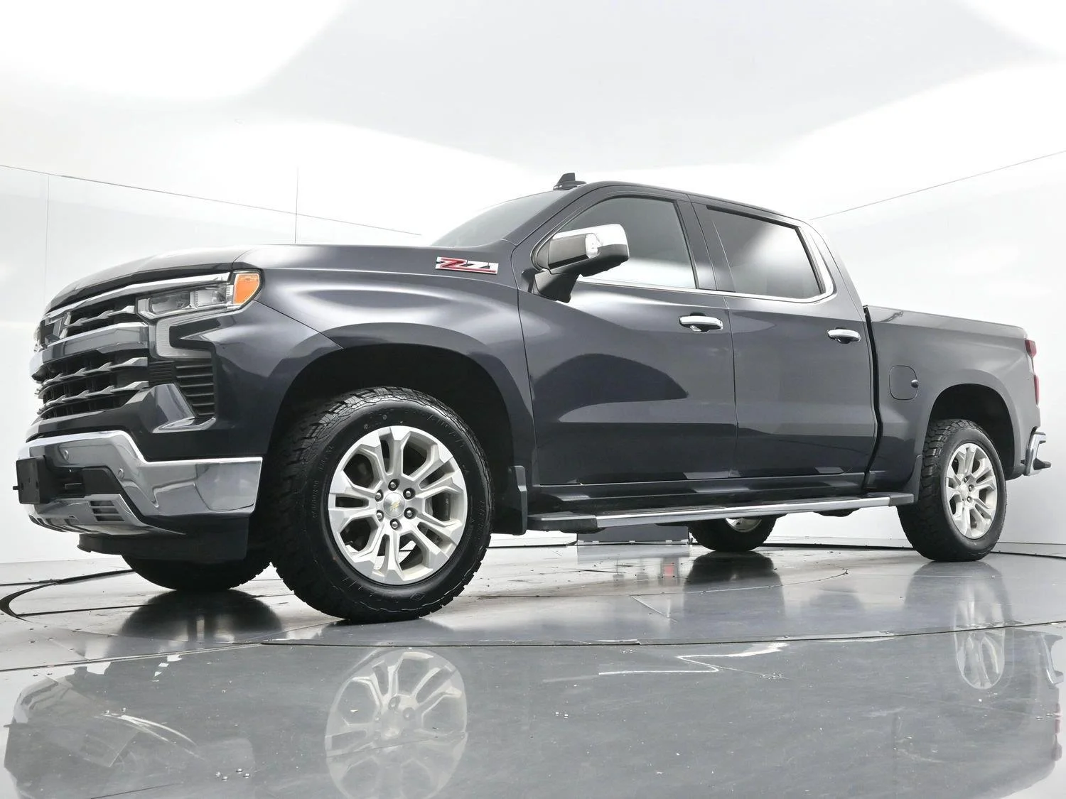 Used 2022 Dark Ash Metallic Chevrolet LTZ image 43