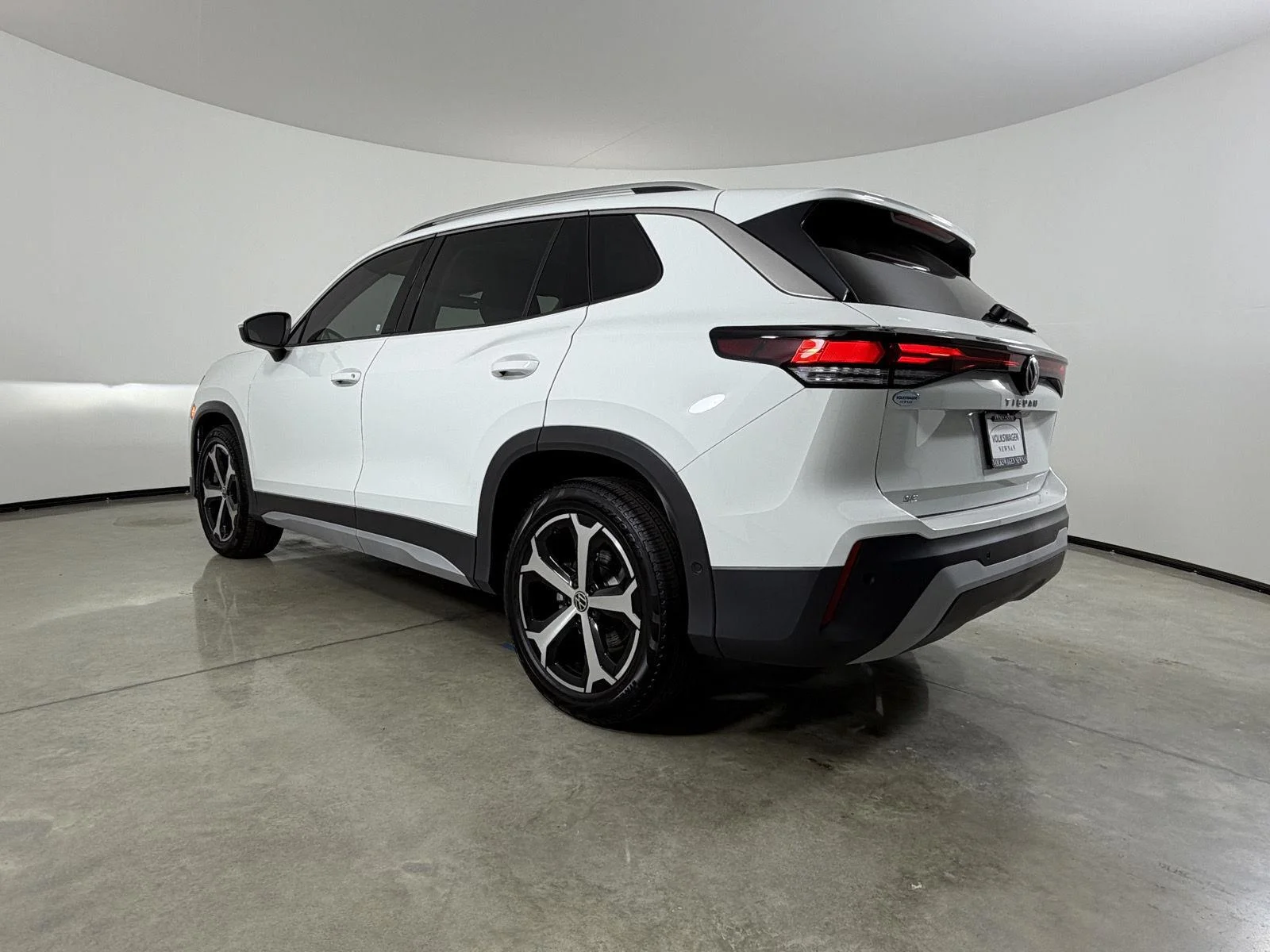 New 2026 Pure White Volkswagen SE image 7