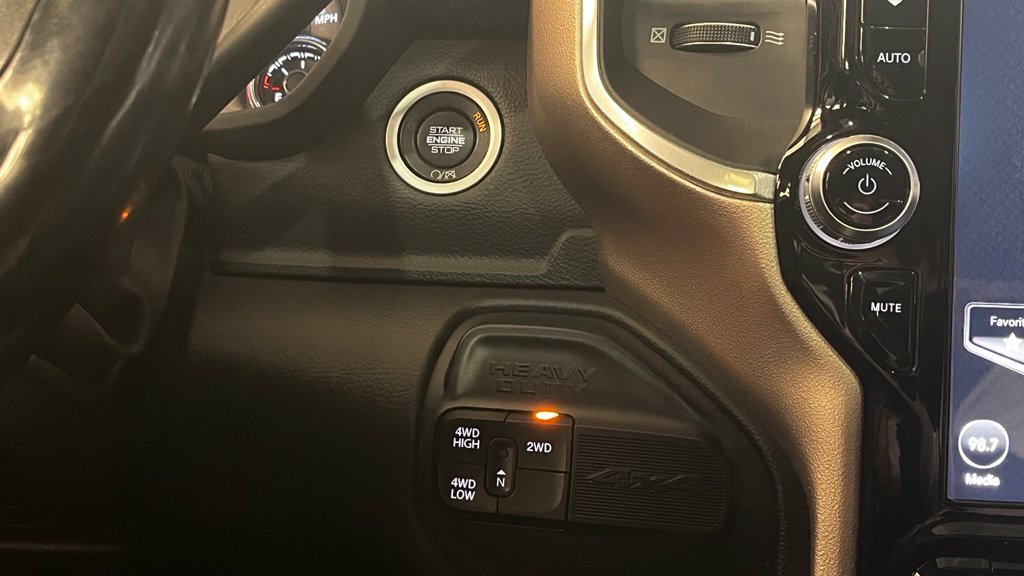 Used 2019 Diamond Black Ram Laramie image 22