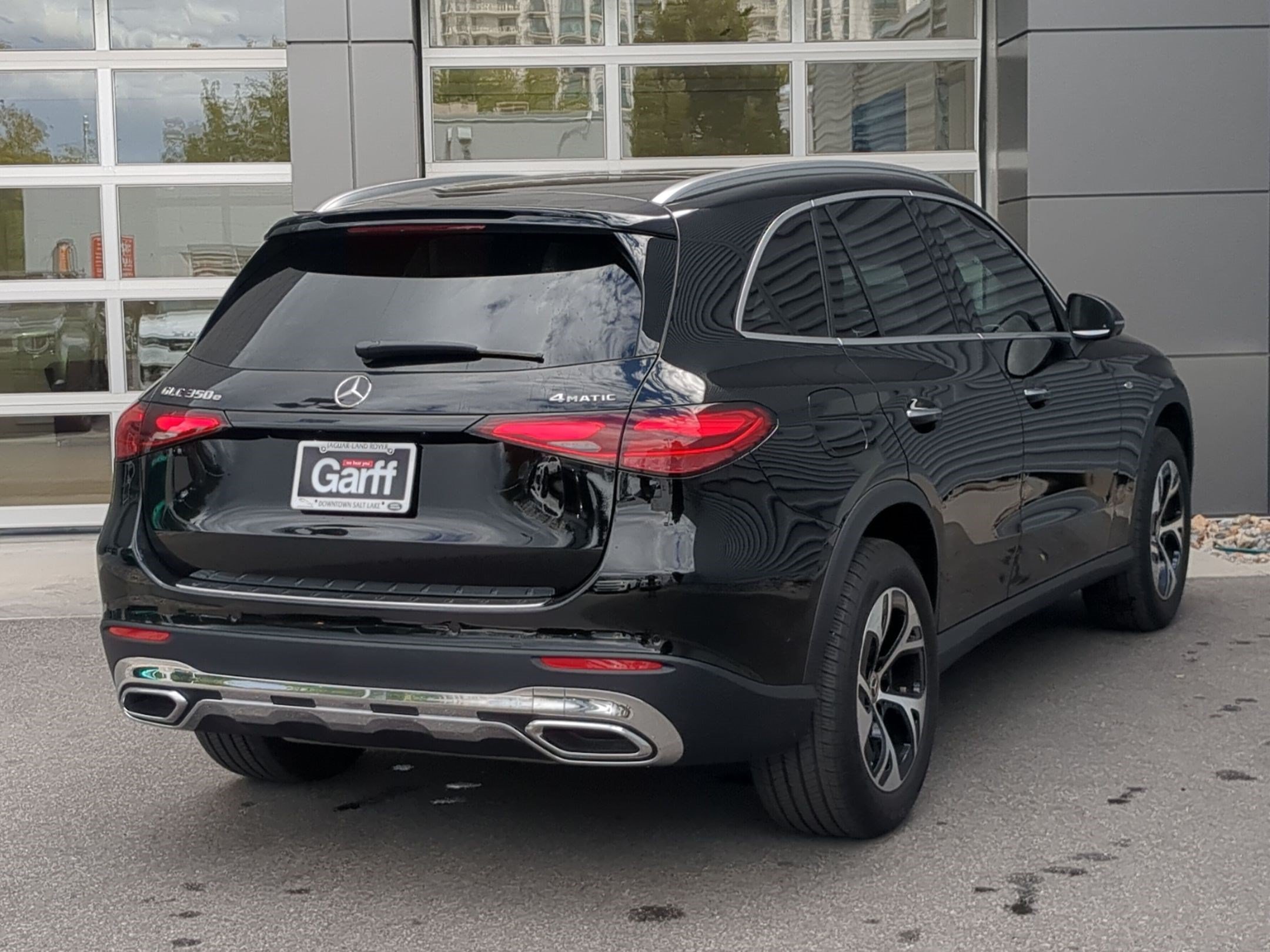 Used 2025 Black Mercedes-Benz GLC 350e image 5