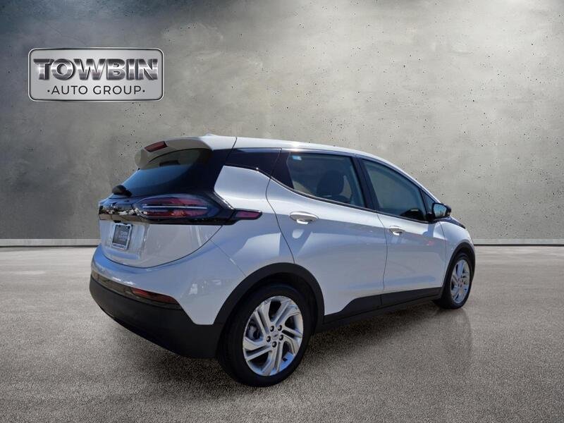 Used 2023 Summit White CHEVROLET 5DR WGN 1LT image 4
