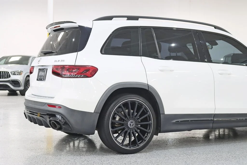 Used 2022  Mercedes-Benz GLB 35 AMG® image 10