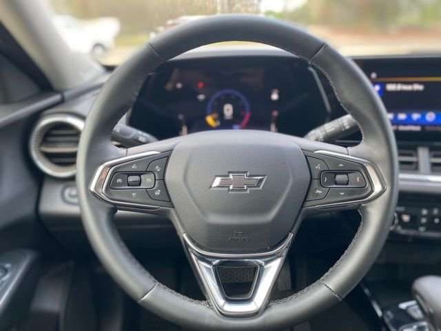 Used 2025 White Chevrolet ACTIV image 25