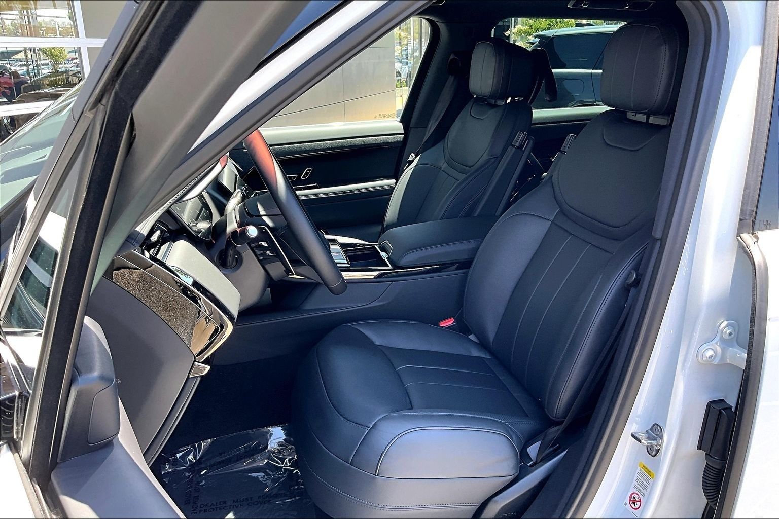 New 2026 White Land Rover Dynamic SE image 9