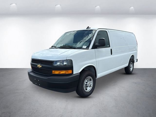 2025 Chevrolet Express 2500 Work Van HD's photo