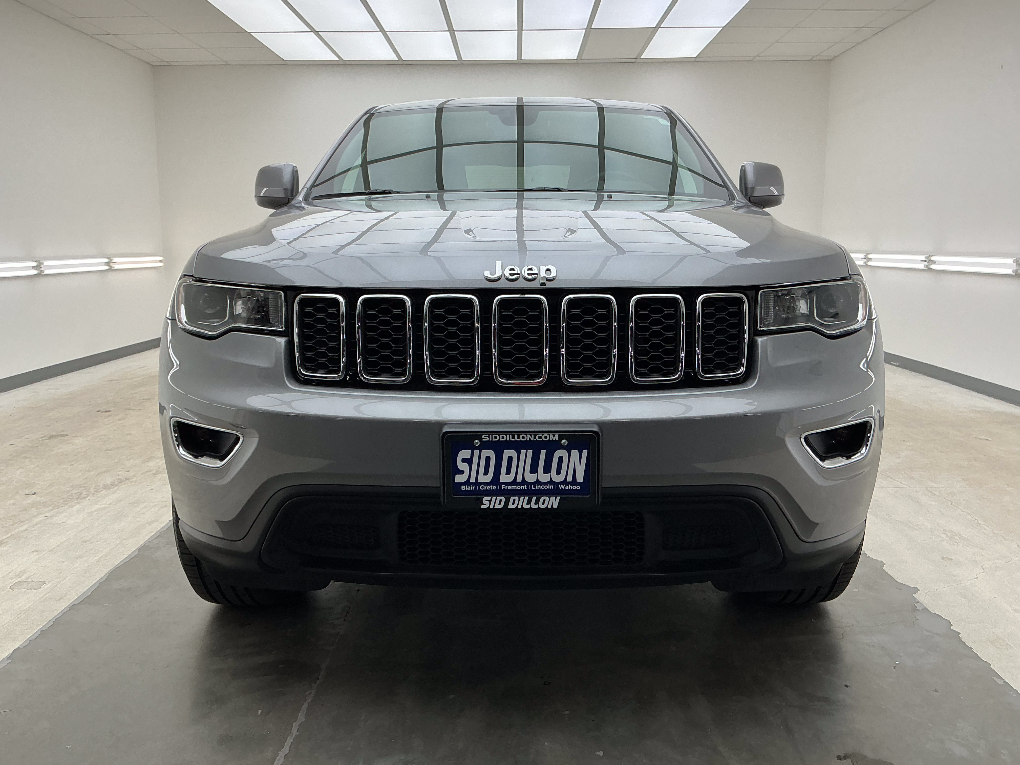 Used 2021 Billet Silver Metallic Clearcoat Jeep Laredo E image 2