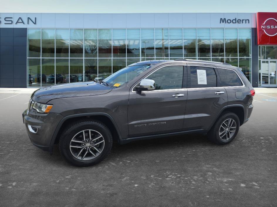 Used 2017 Granite Crystal Metallic Clearcoat Jeep Limited image 1
