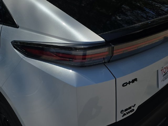New 2026 Wind Chill Pearl Toyota SE image 33