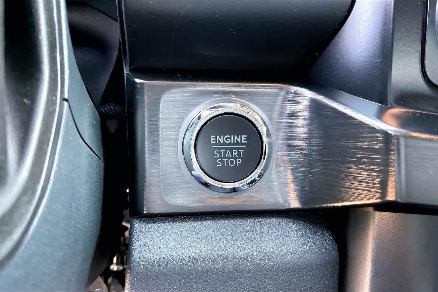 New 2027 Carbonized Gray Metallic Ford F-250® Lariat® image 16