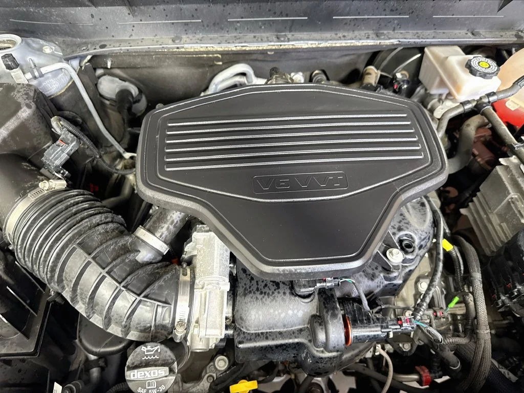 Used 2023 Silver GMC Denali image 41