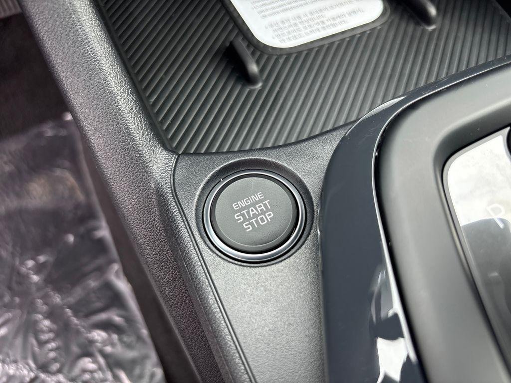 New 2026 Snow White Pearl Kia EX image 17