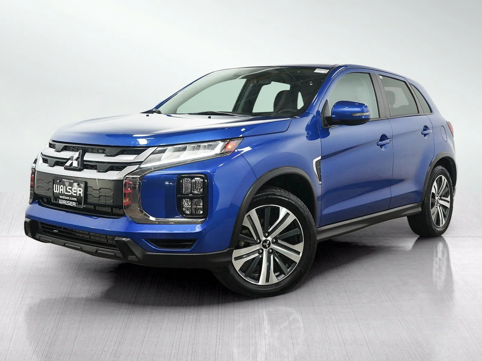 Used 2024 Blue Mitsubishi SE image 1
