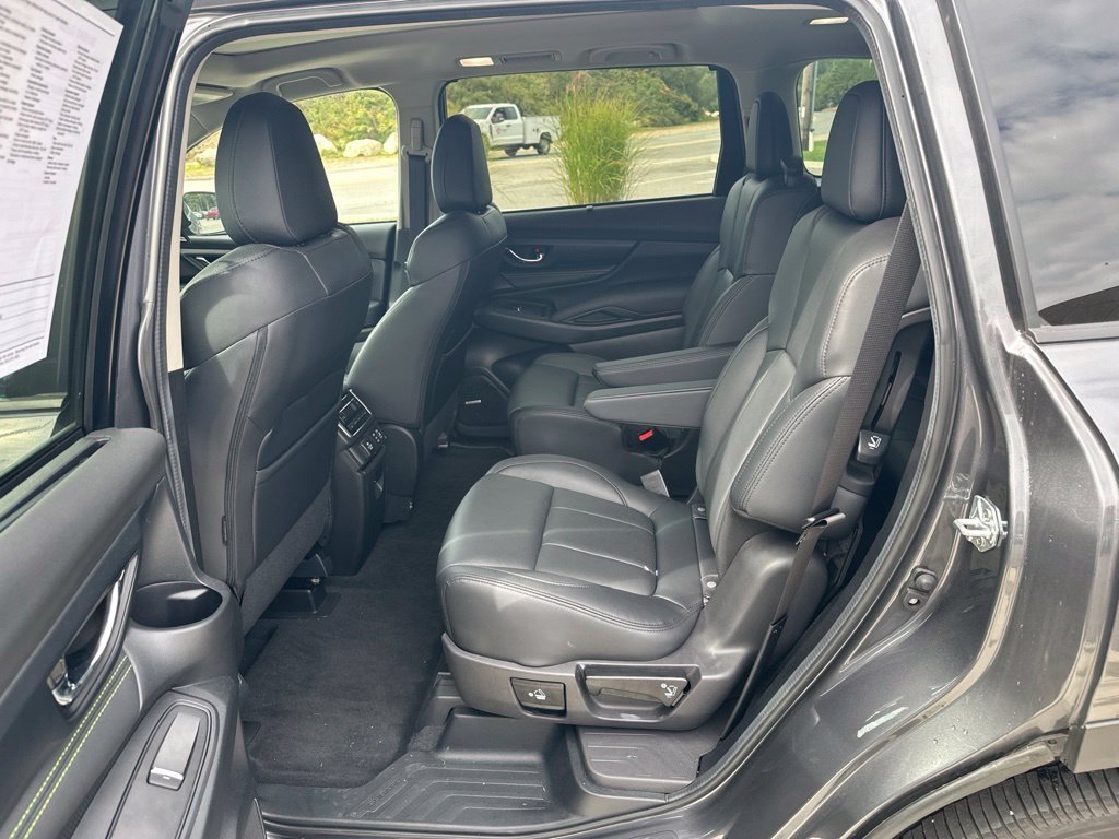 Used 2025 Gray Subaru Onyx Edition Touring image 19