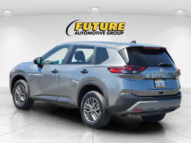 Used 2023 Gray Nissan S image 7