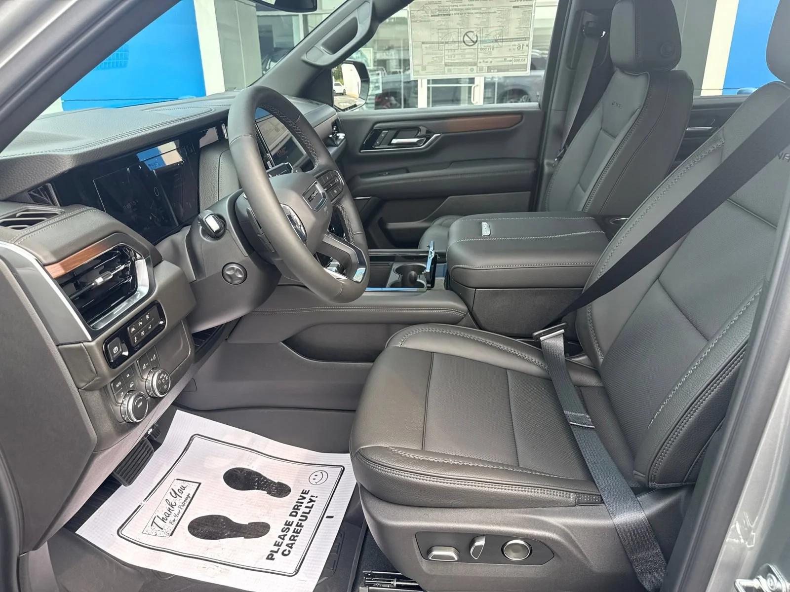 2026 GMC Yukon XL Denali - Photo 14