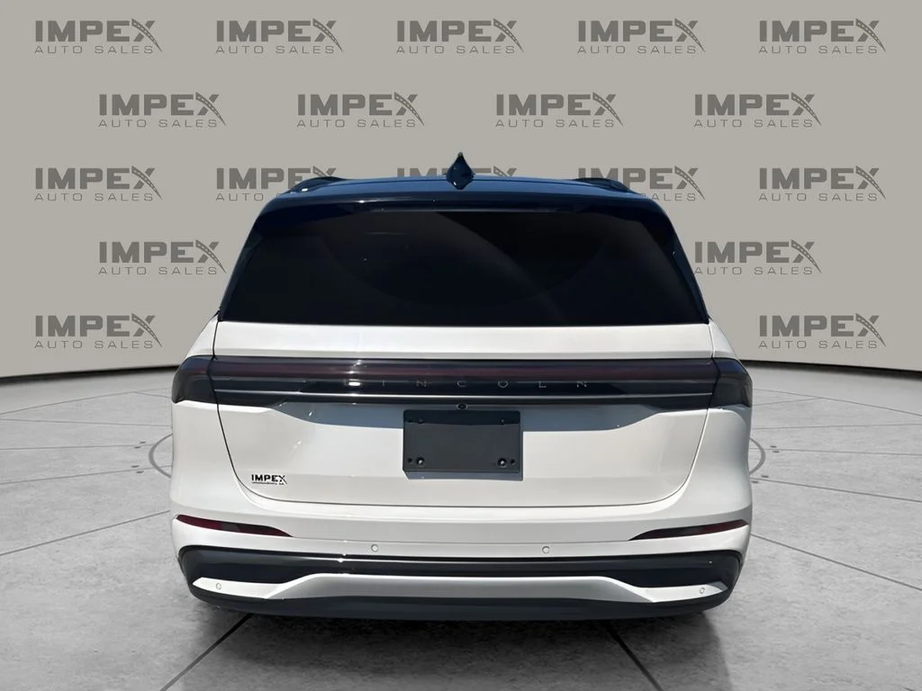 Used 2026 White Lincoln Reserve image 4