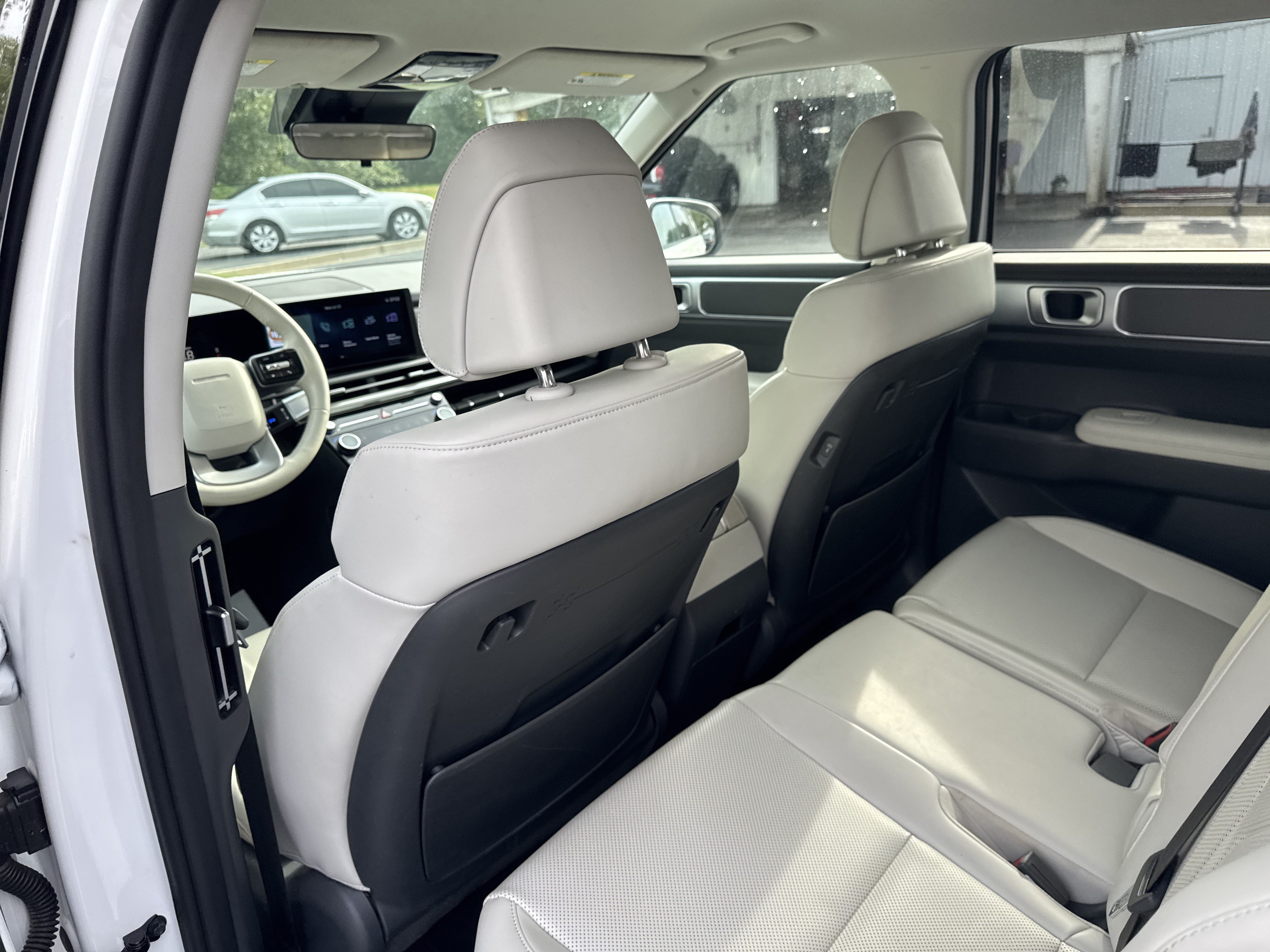 Used 2025 Serenity White Hyundai SEL image 25