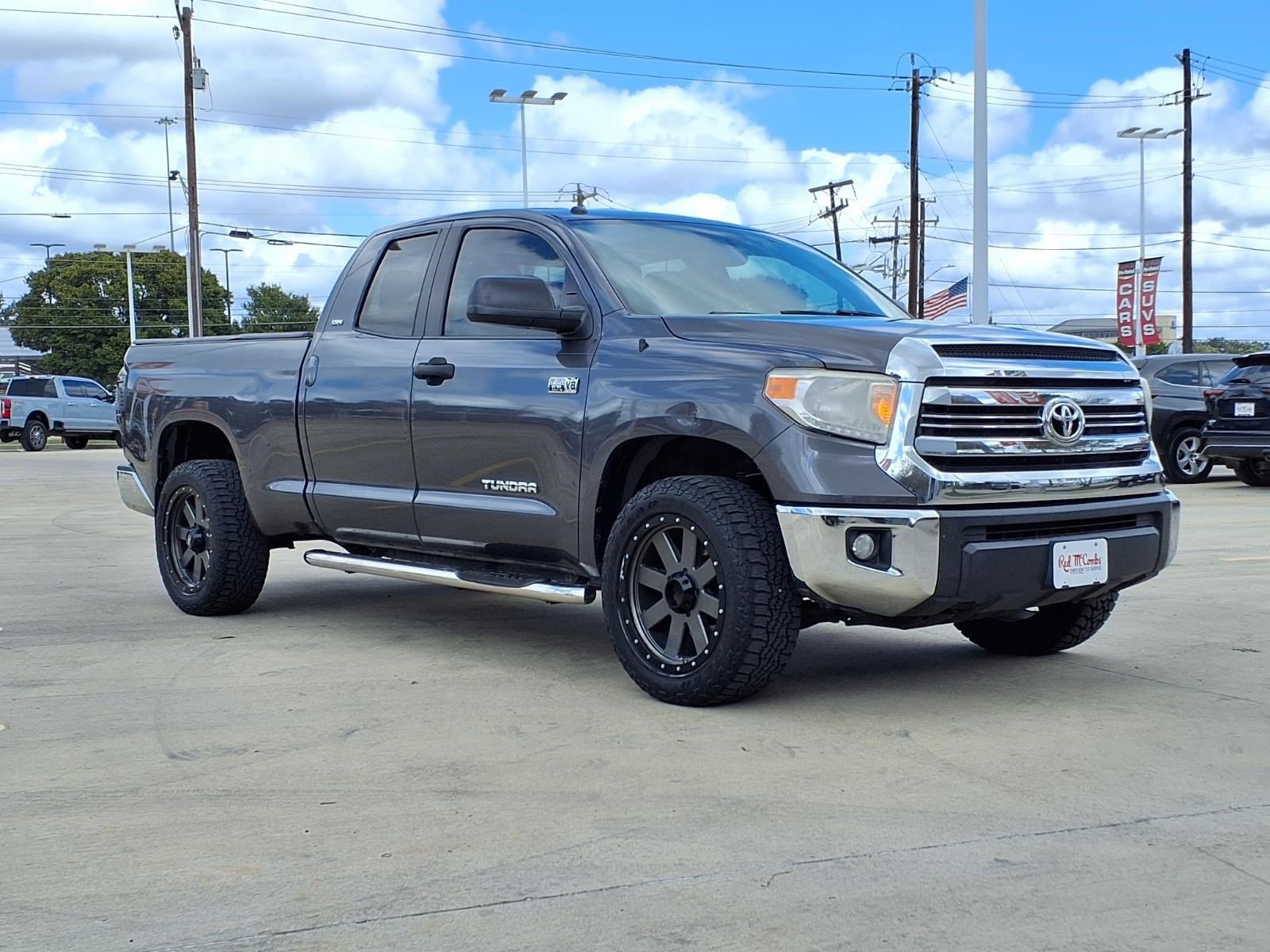 Used 2017 MAGNETIC GRAY MET Toyota SR5 image 3