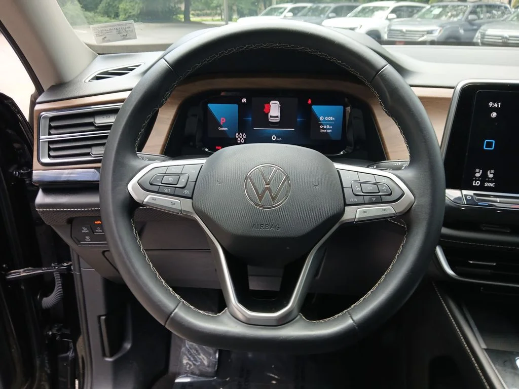 Used 2024 Black Volkswagen 2.0T SE w/Technology image 30