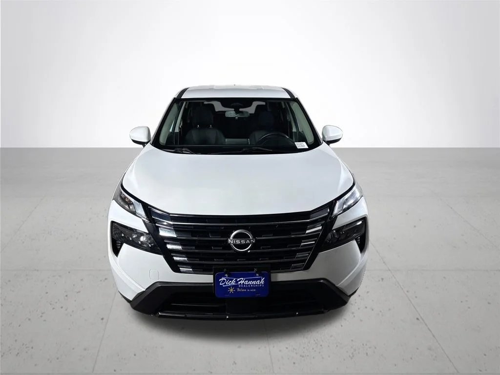 Used 2024 White Nissan SV image 3