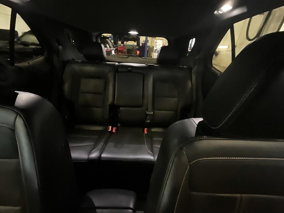 Used 2022 Blue Chevrolet Premier image 27