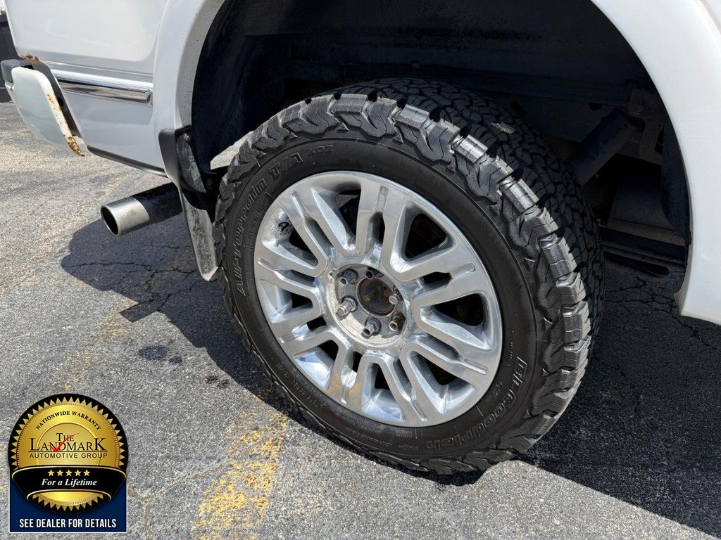 Used 2013 White Platinum Metallic Tri-Coat Ford 4WD SuperCrew 145" Platinum image 21