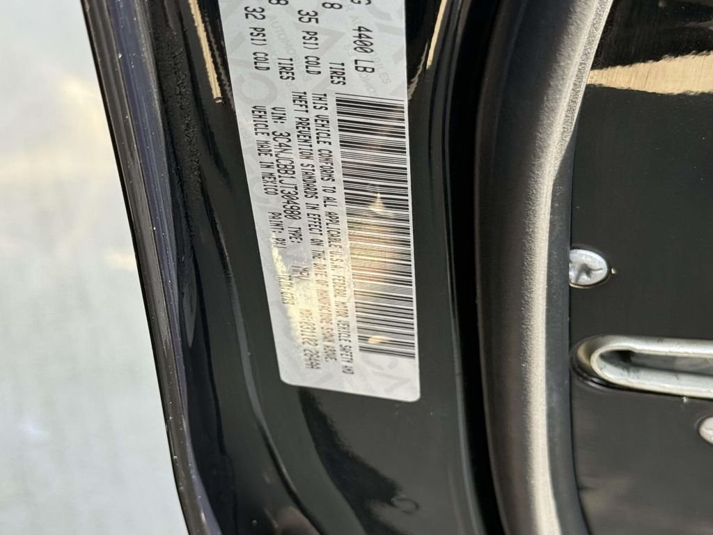Used 2018 Black Jeep Latitude image 33