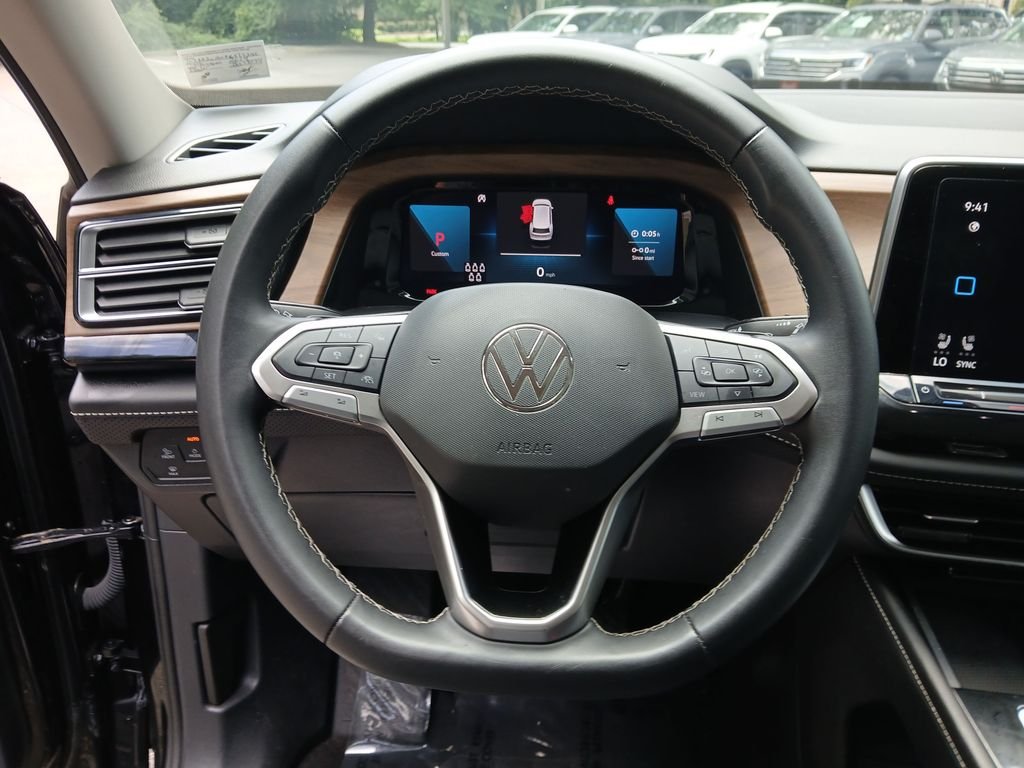 Used 2024 Black Volkswagen 2.0T SE w/Technology image 30