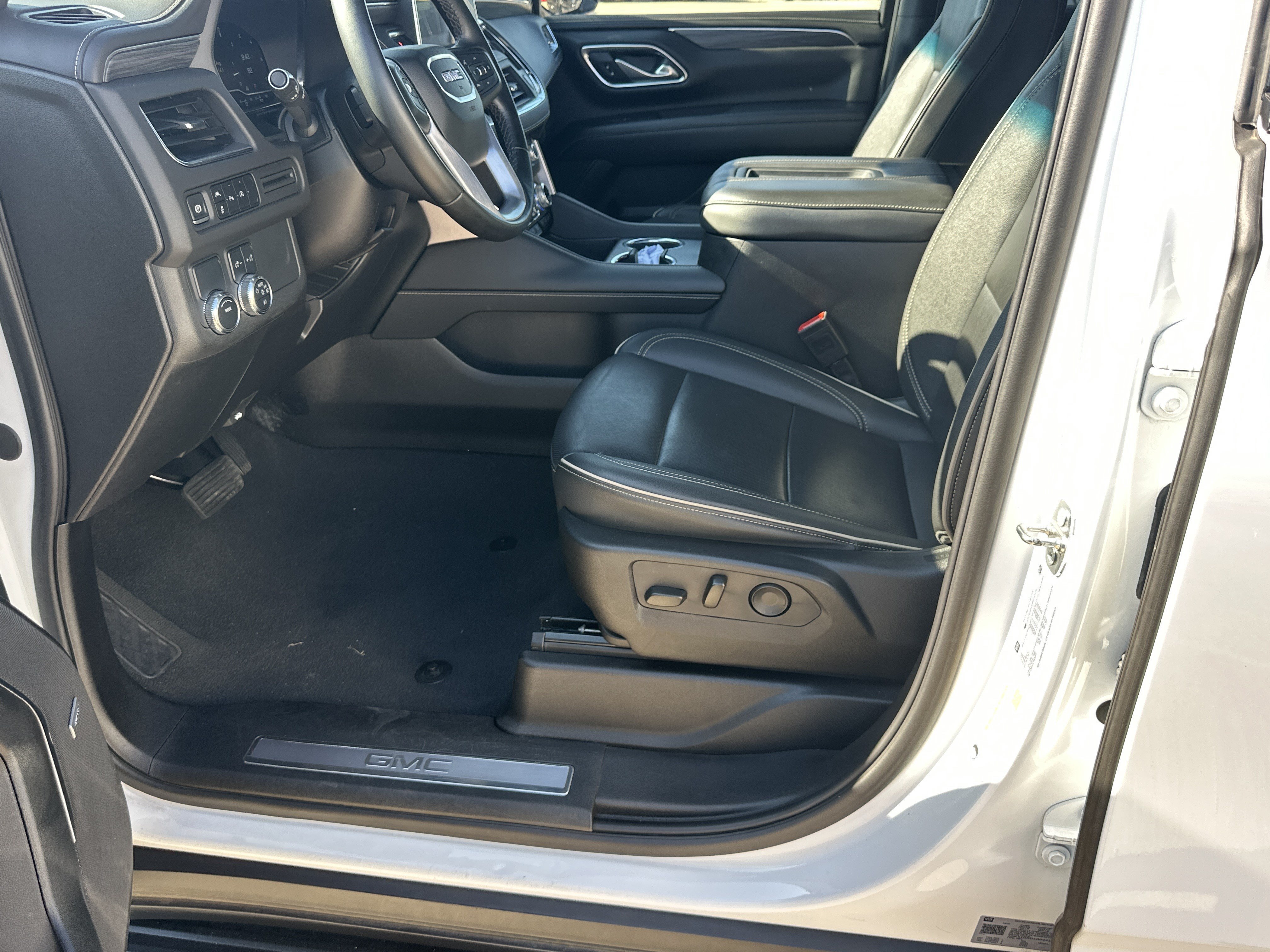 Used 2024 Summit White GMC SLT image 10
