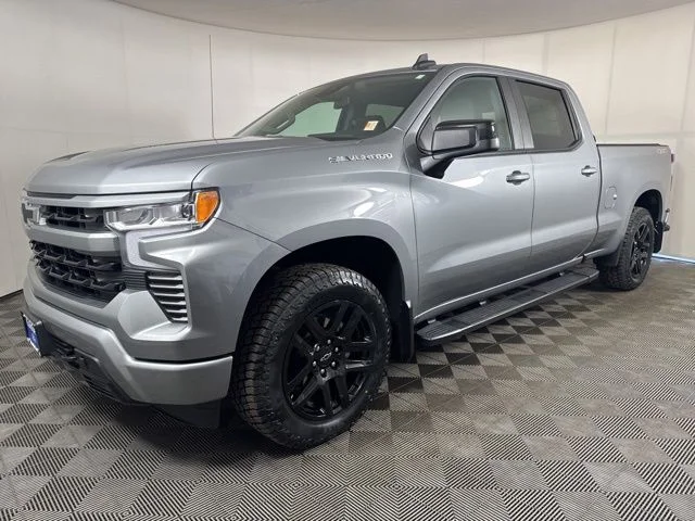 Used 2023  Chevrolet RST image 8