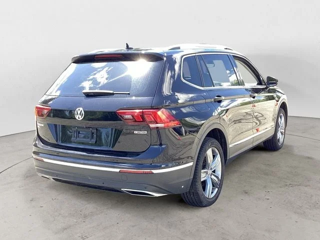Used 2020 Deep Black Volkswagen 2.0T SEL image 5