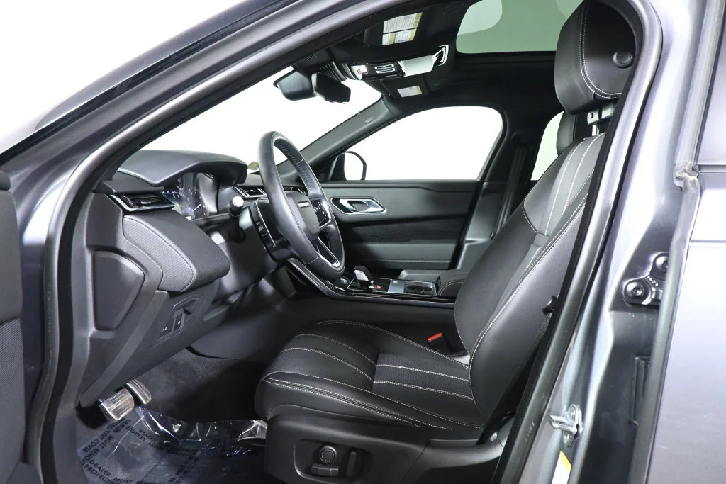 Used 2022 Gray Land Rover P250 R-Dynamic S image 3