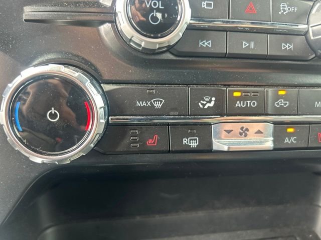 Used 2025 Black Ford XLT image 12