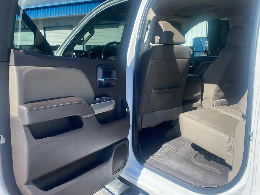 Used 2019 SUMMIT WHITE Chevrolet LTZ image 13