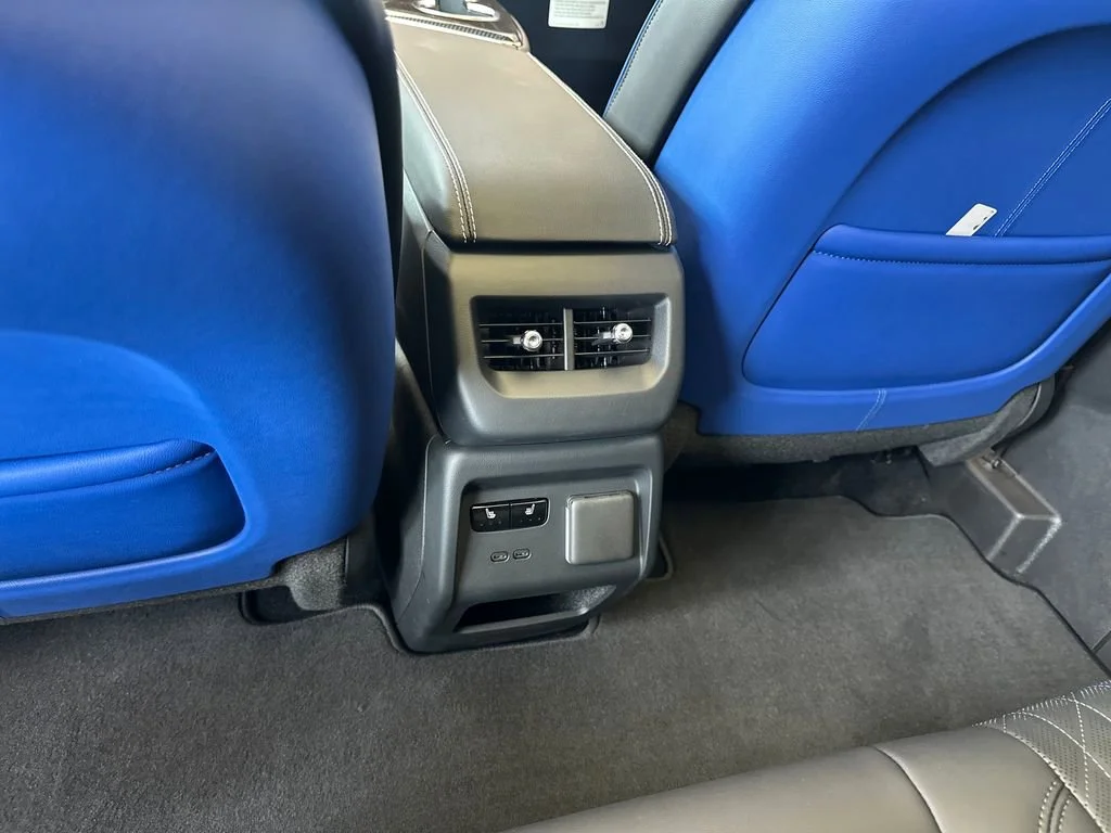 2026 Cadillac OPTIQ V-Series - Photo 28